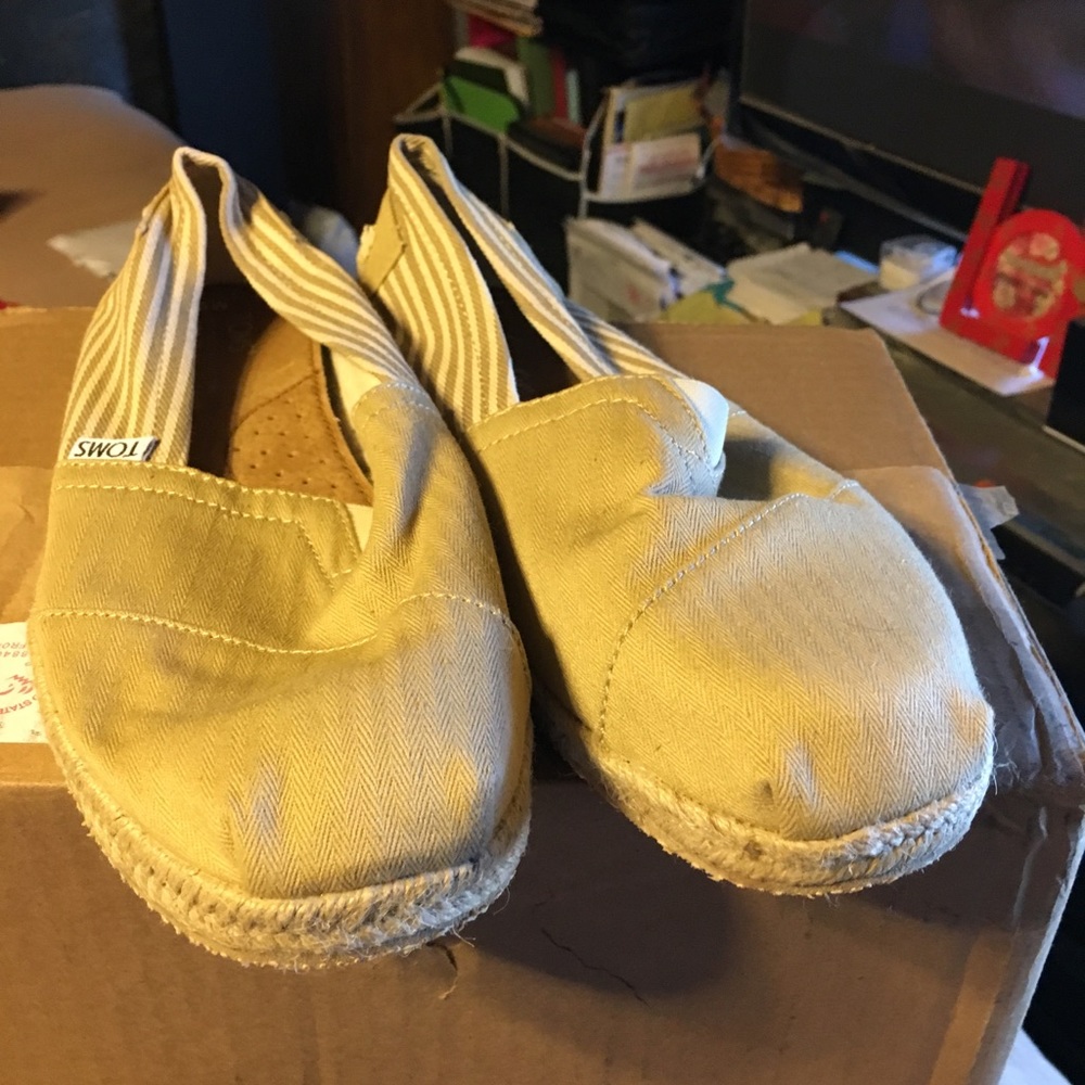 Authentic Toms